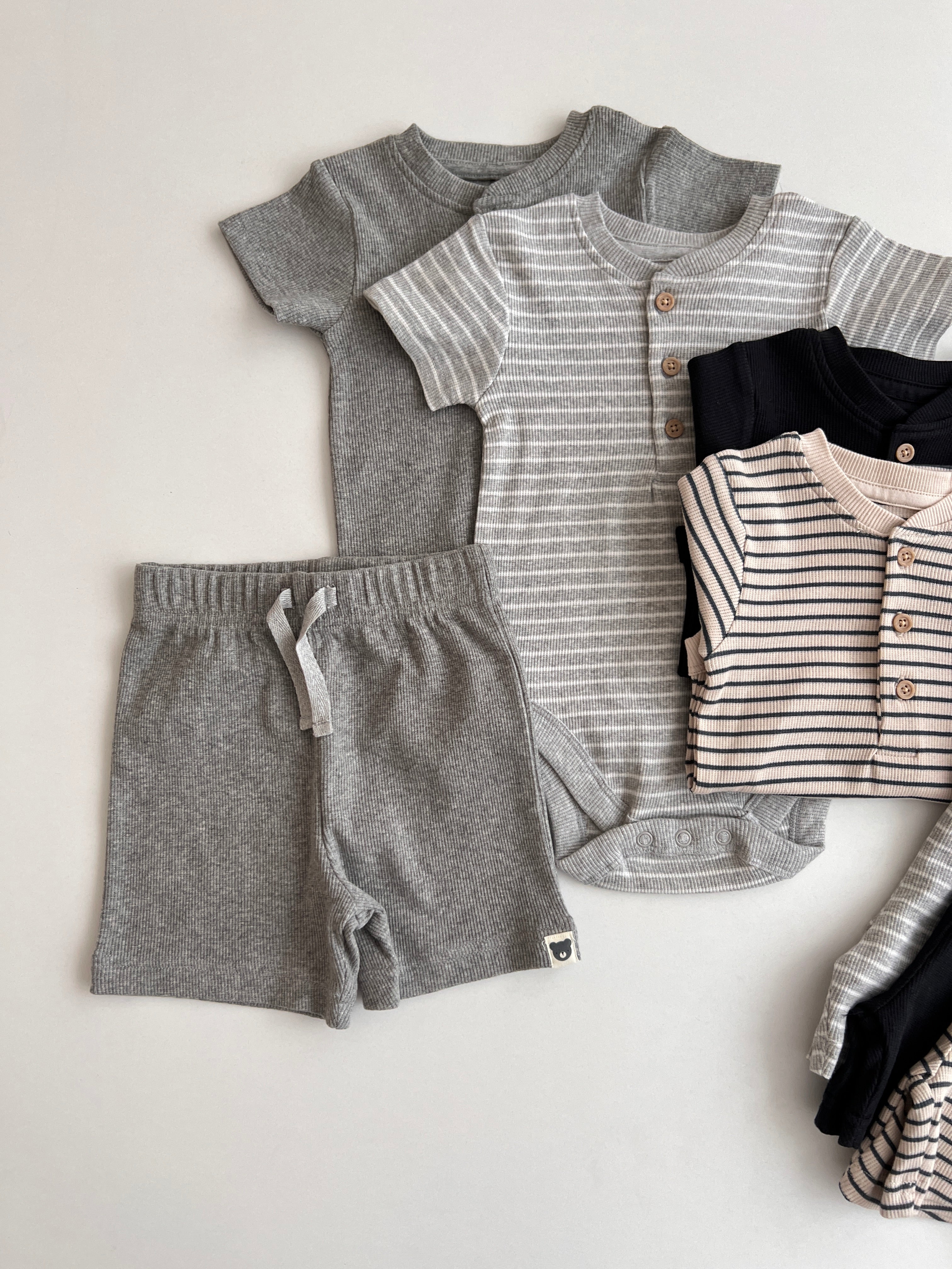 Set me 4 Kostume - Body & Tuta te Shkurtra