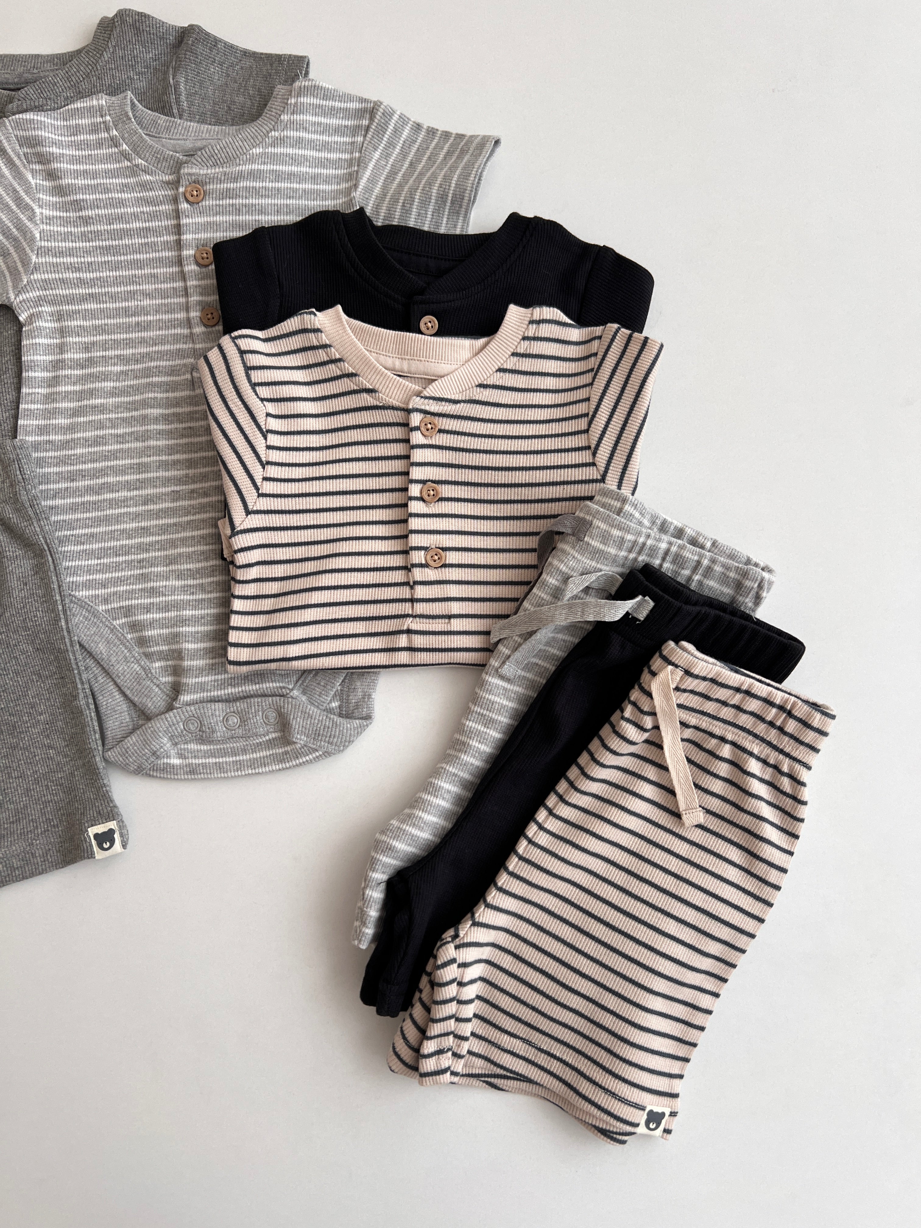 Set me 4 Kostume - Body & Tuta te Shkurtra