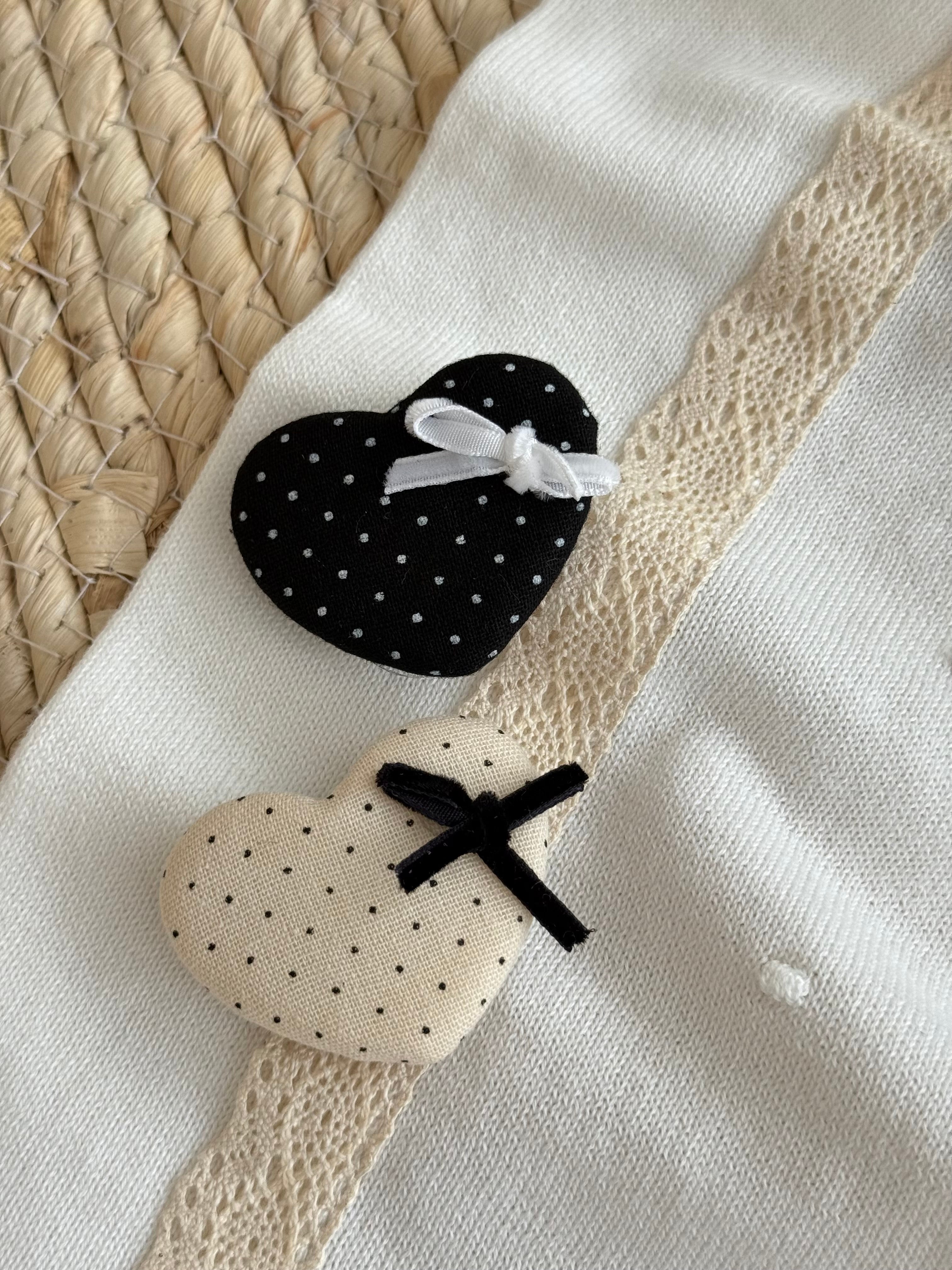 Set me 2 Kapese Flokesh ne Forme Zemre "Polka Dot Hearts"