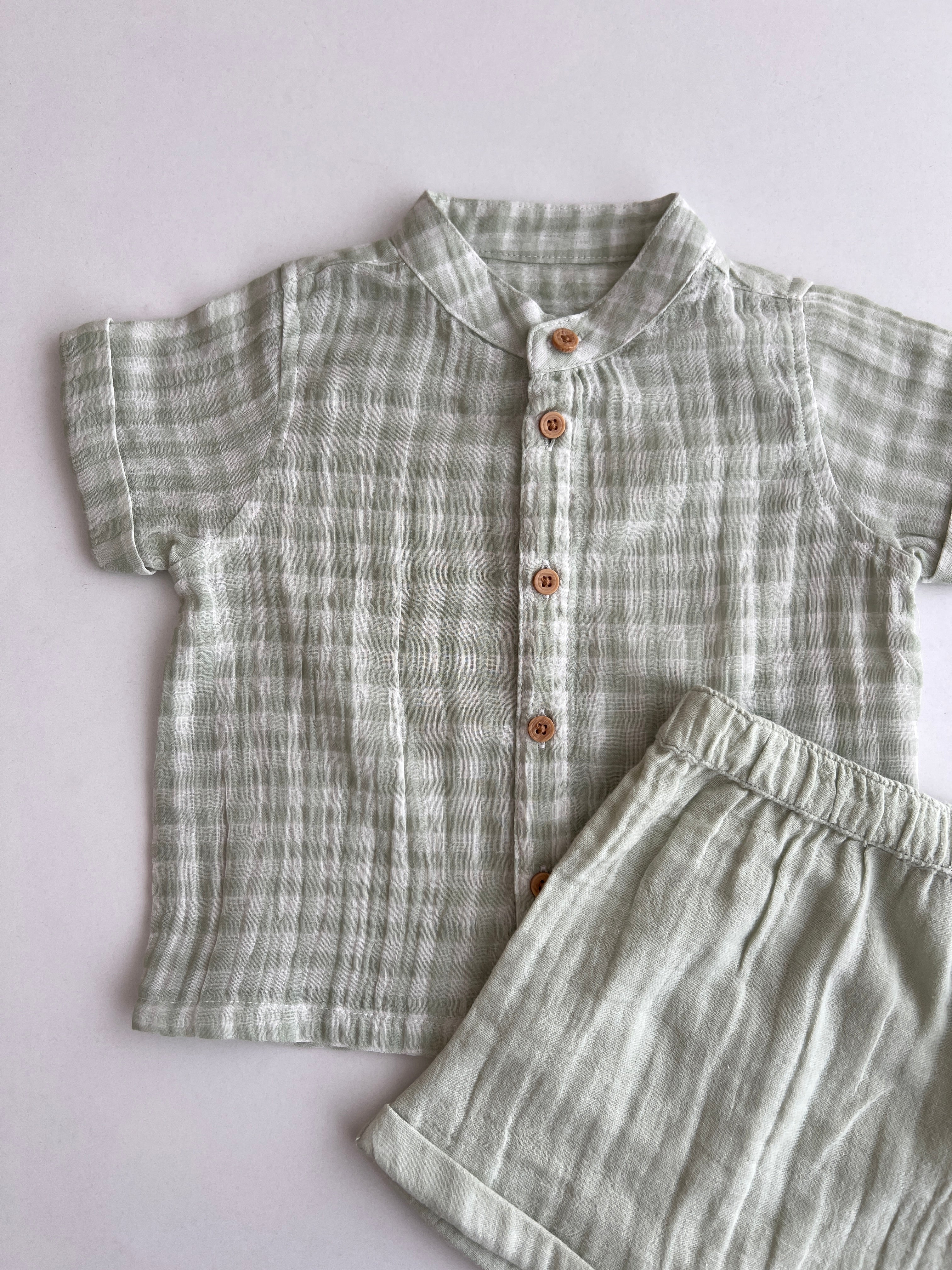 Kostum Muslin me Kemishe & Pantallona Sage Gingham