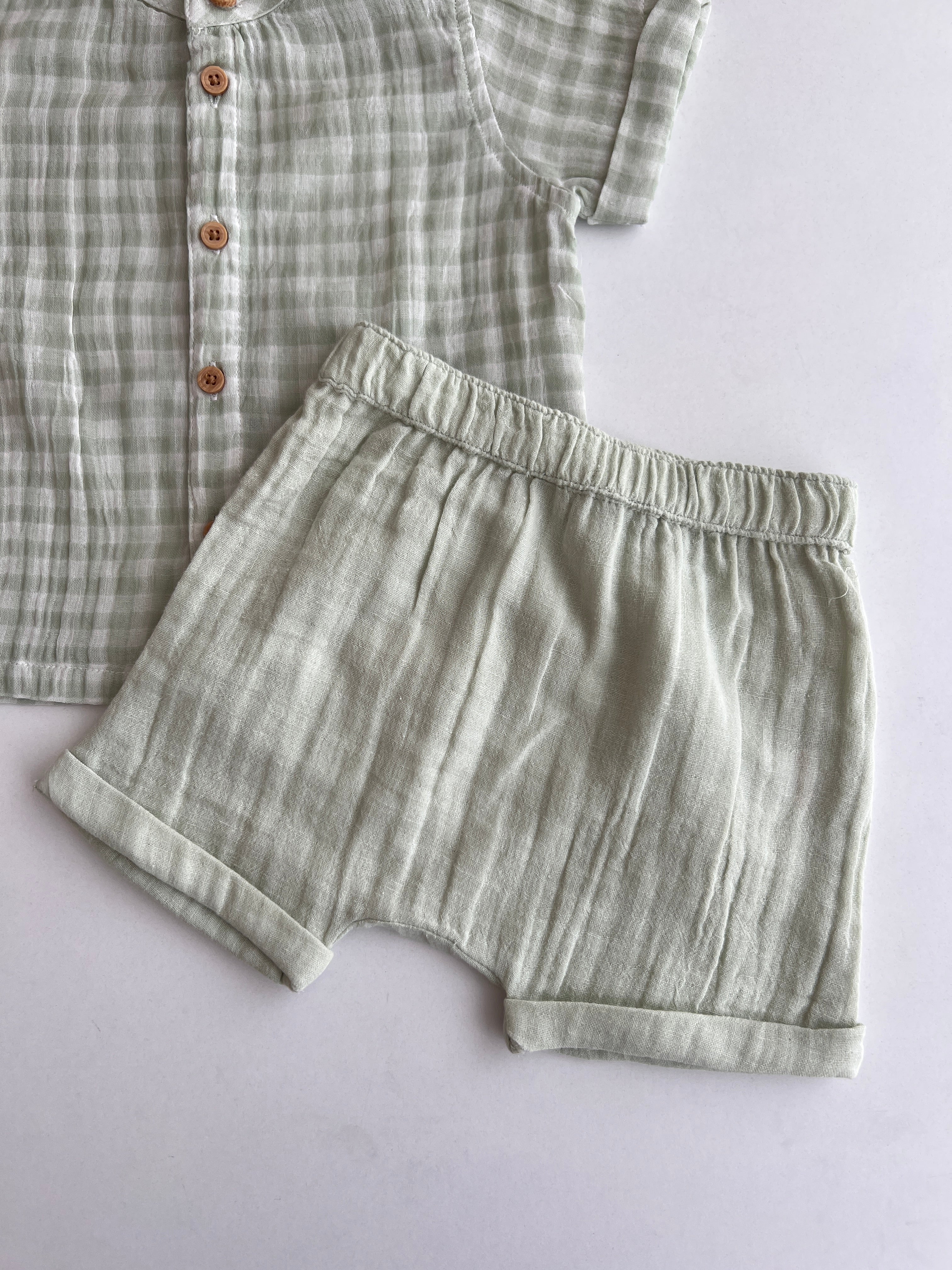 Kostum Muslin me Kemishe & Pantallona Sage Gingham