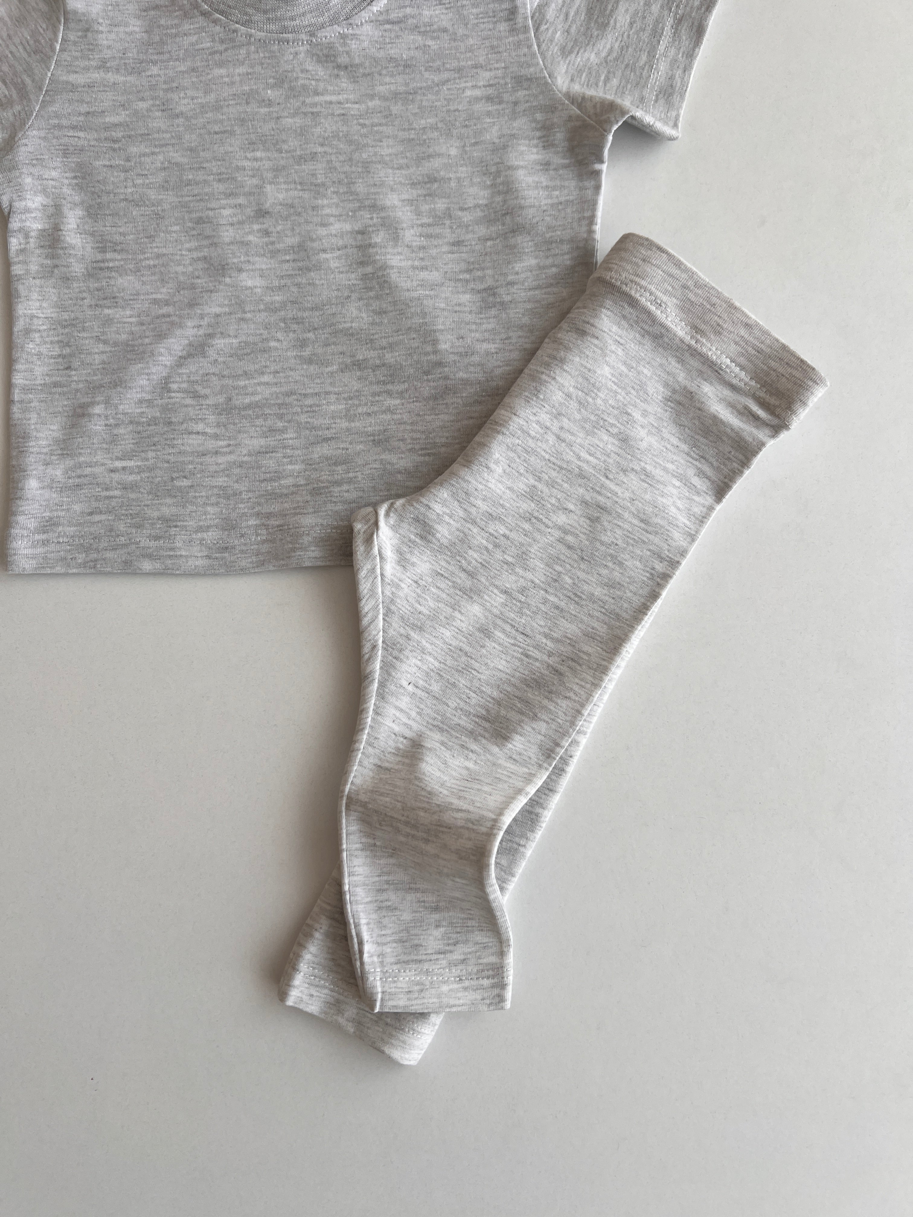 Kostum Minimalist "Grey Melange"