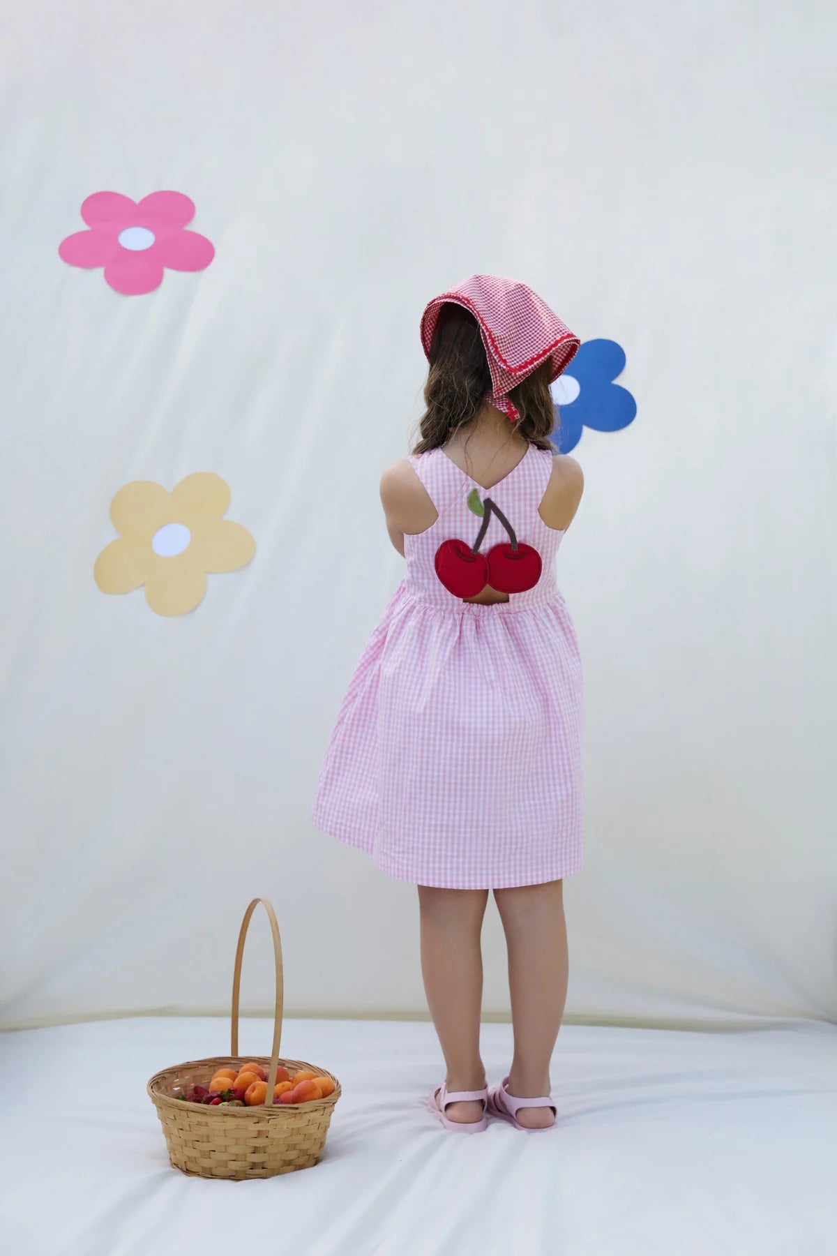 Fustan Roze me Kuadrata Gingham dhe Detaj Qershie