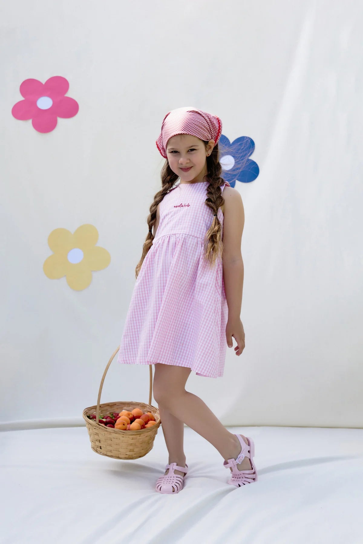 Fustan Roze me Kuadrata Gingham dhe Detaj Qershie