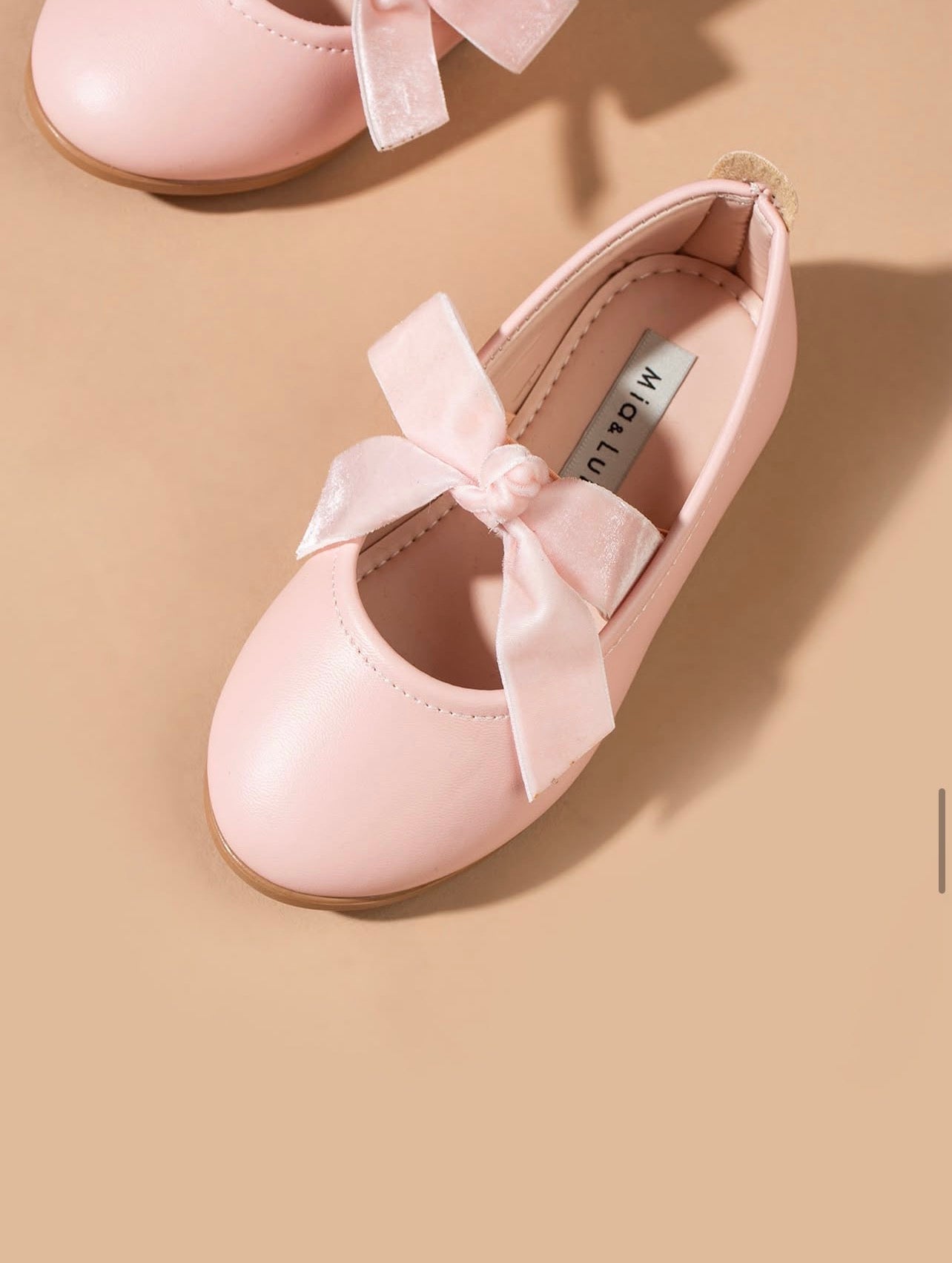 Kepuce me Fjongo Velvet – Roze e Embël