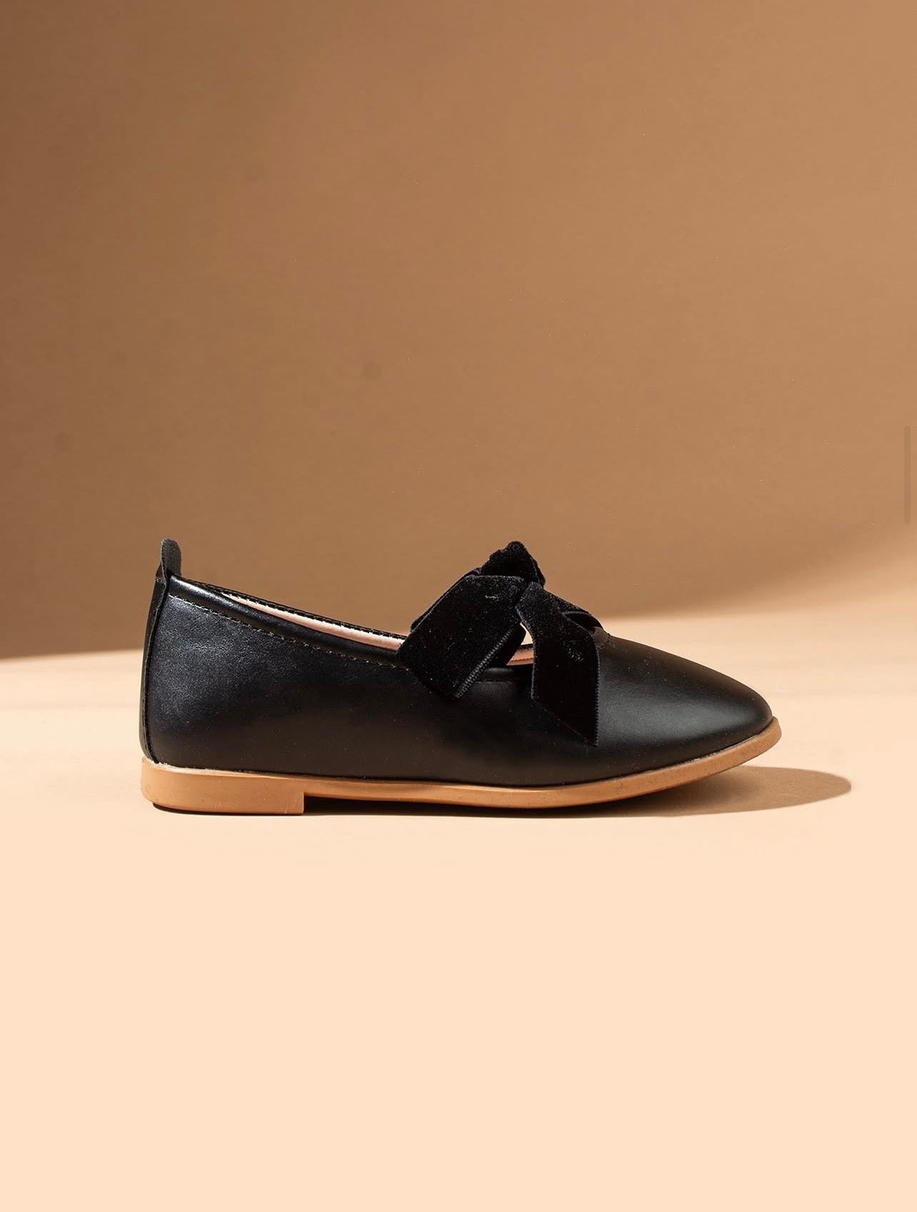 Kepuce me Fjongo Velvet – e Zeze