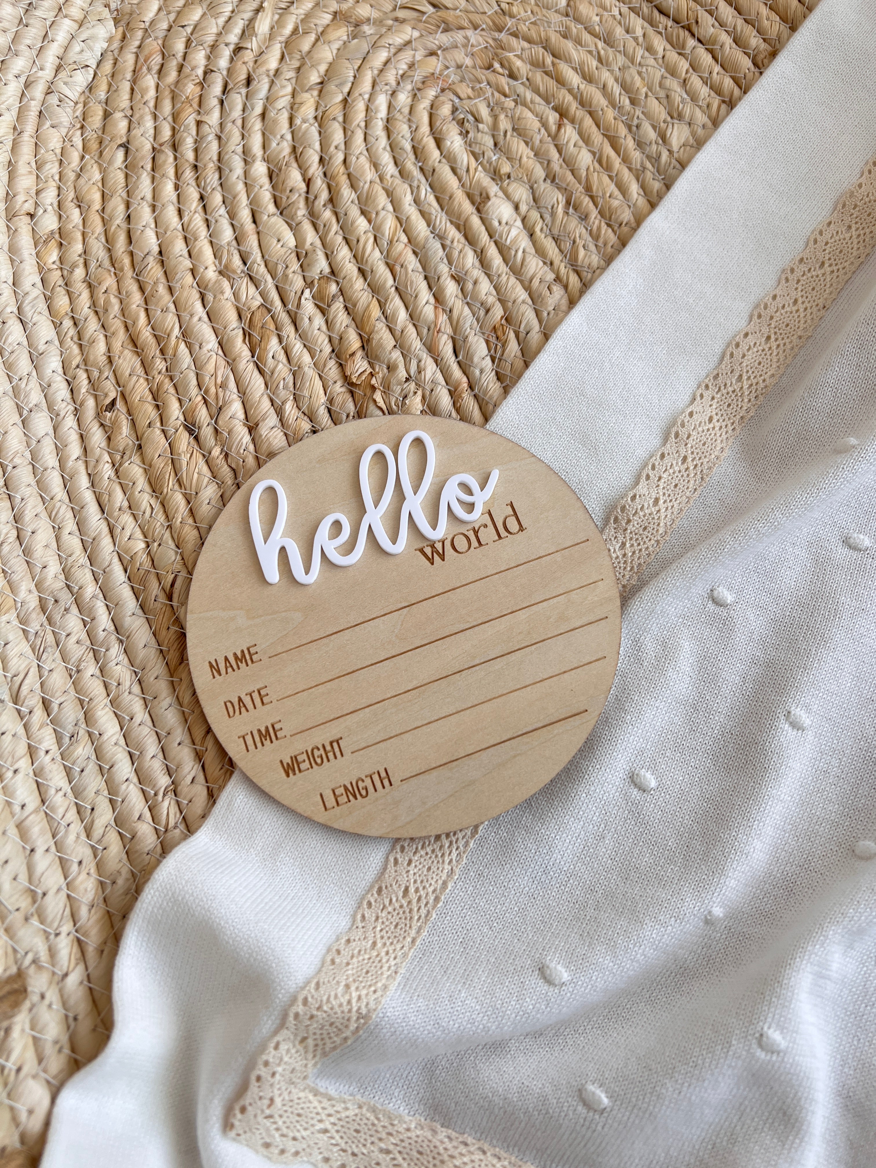 Pllake Druri Rrethore - Hello World
