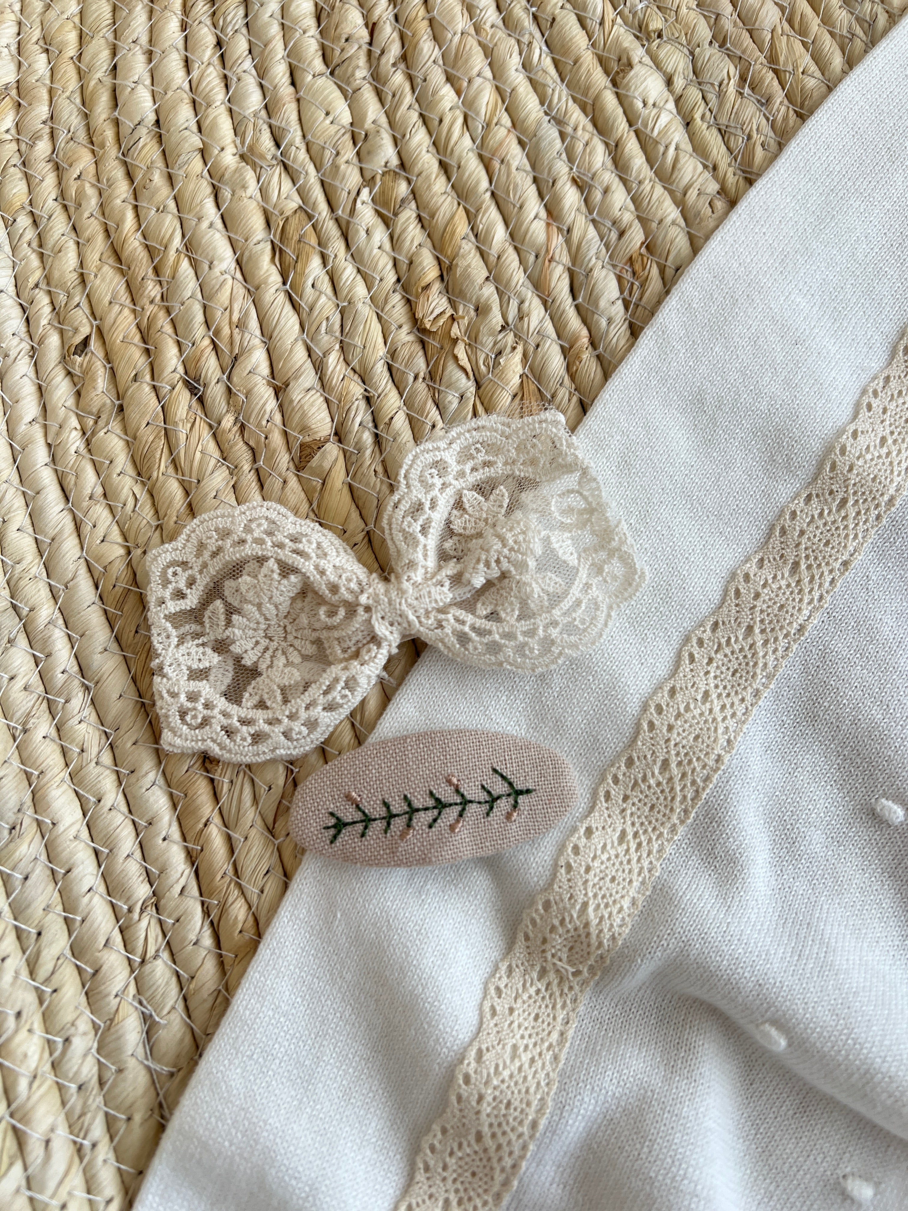 Set me Dy Kapese Flokesh "Vintage Lace & Embroidery" – Cream & Rose