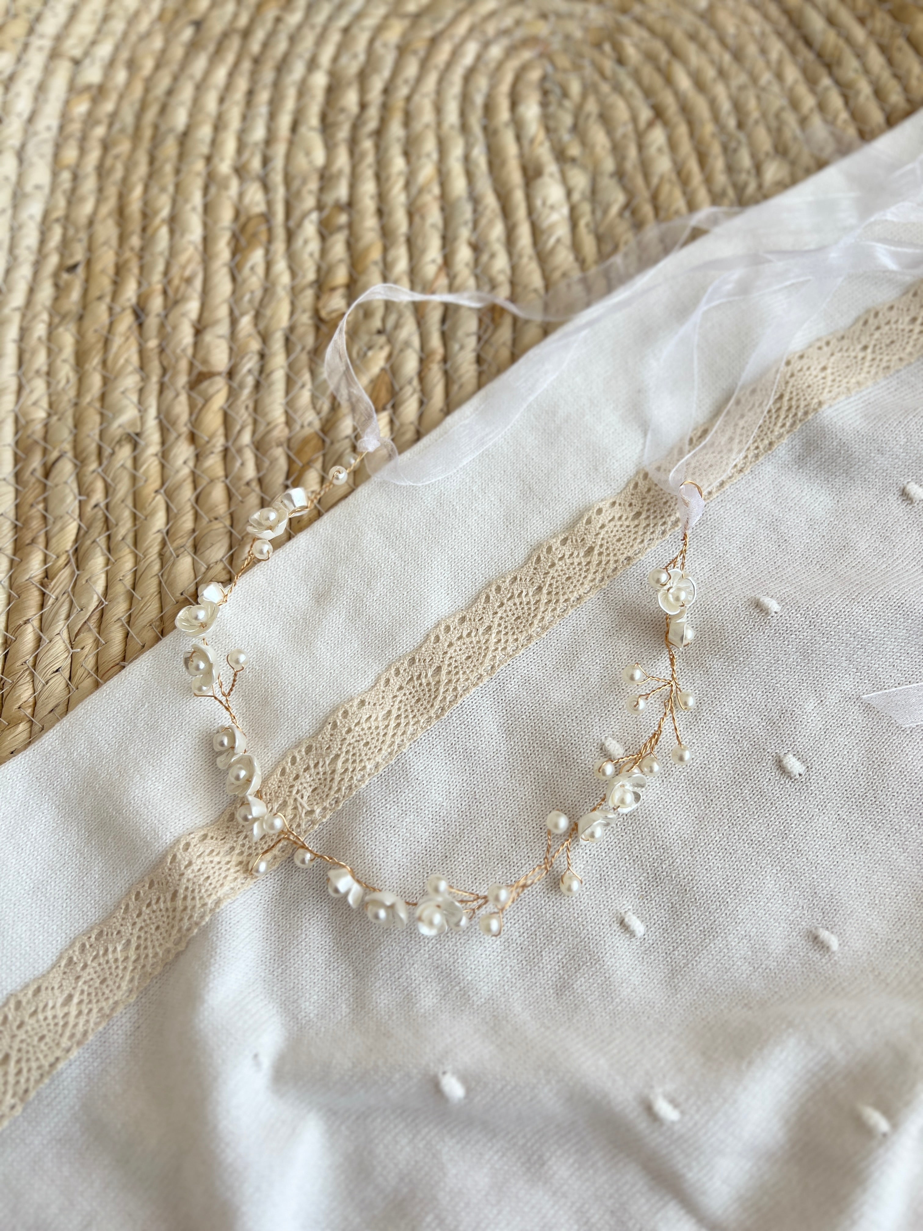 Kurore Flokesh Fleksibel "White Jasmine & Pearl" me Shirit