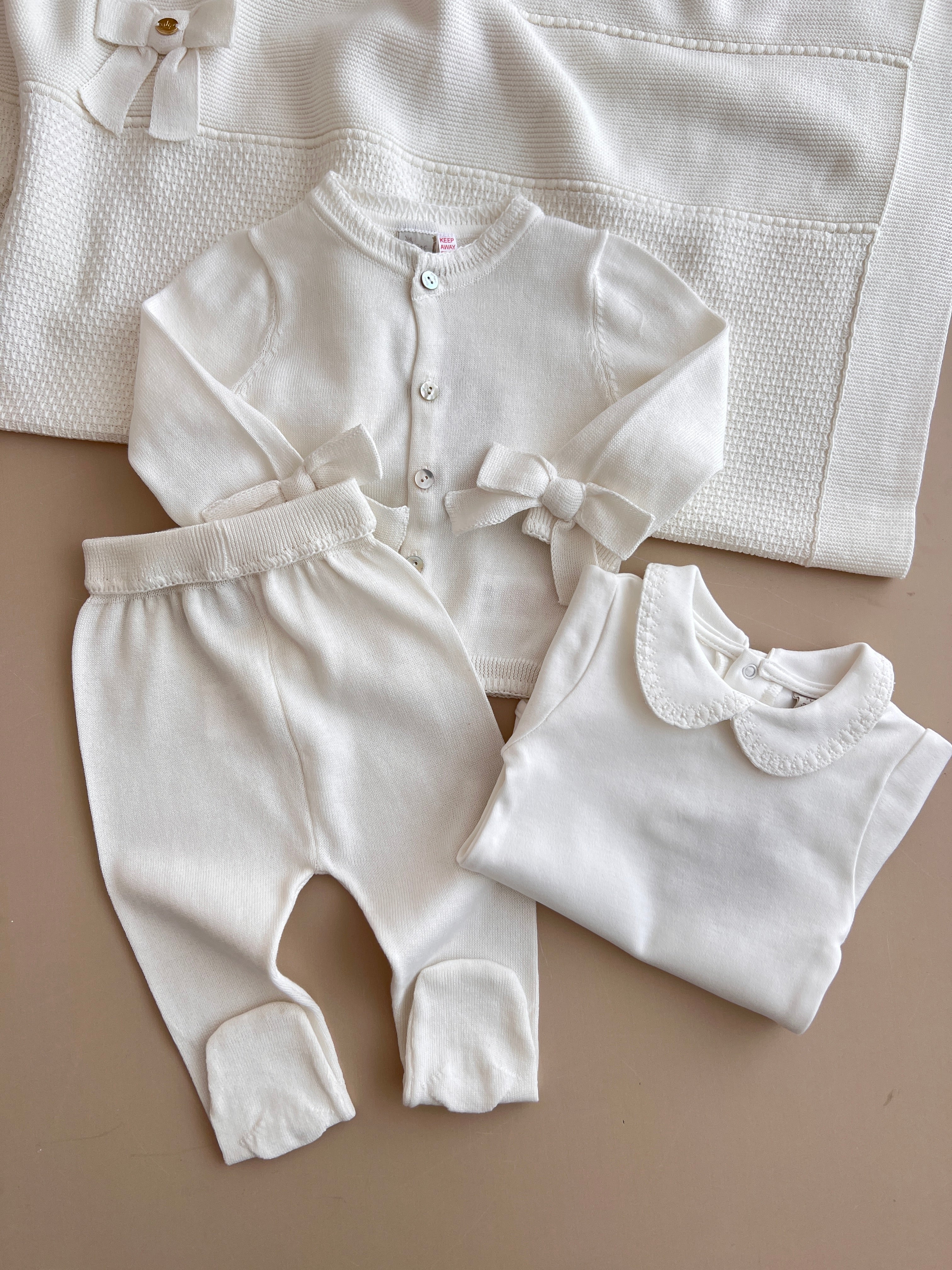 Set Materniteti Bluze Tuta Body & Batanie - e Bardhe me Fjongo