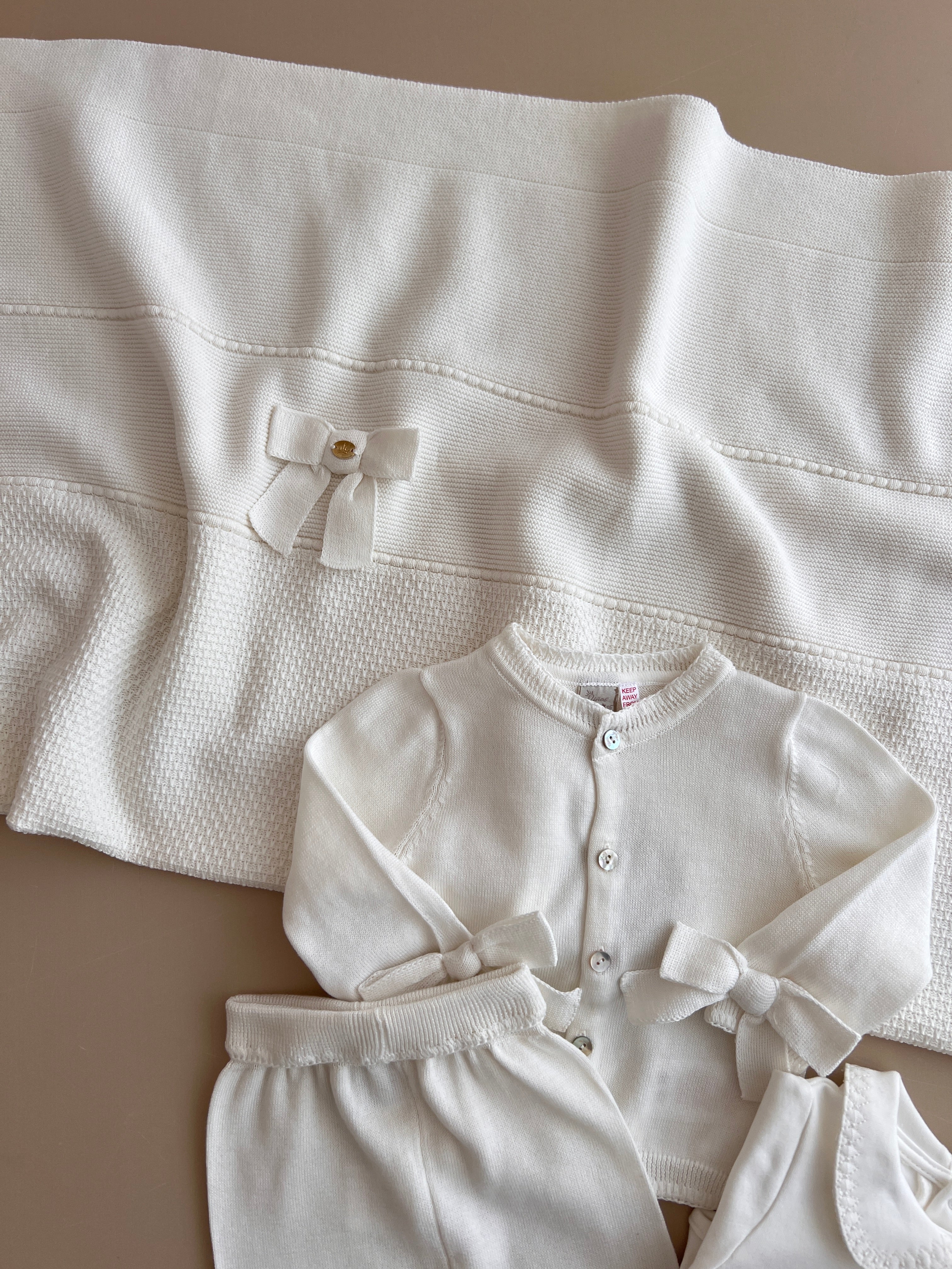 Set Materniteti Bluze Tuta Body & Batanie - e Bardhe me Fjongo