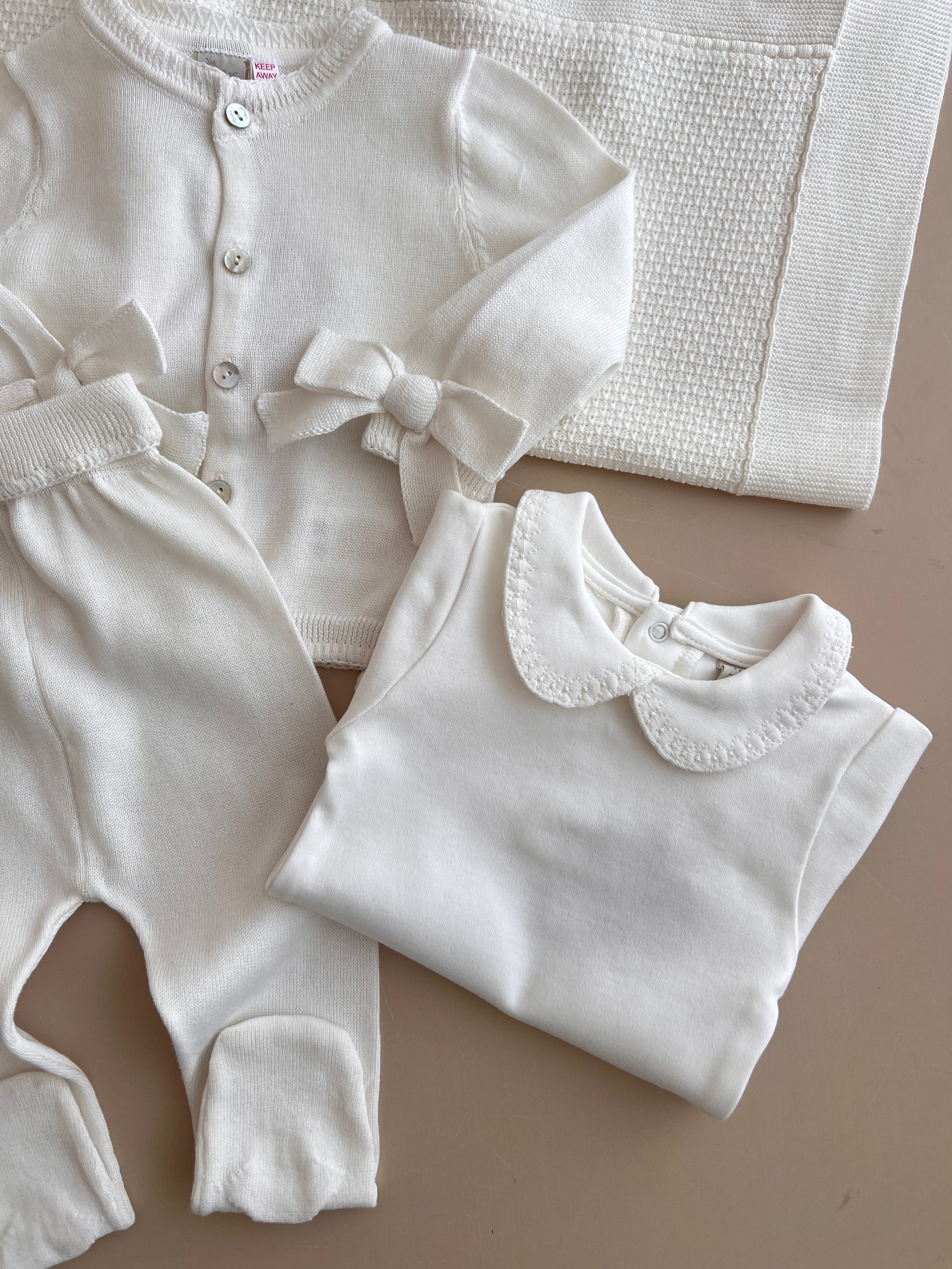 Set Materniteti Bluze Tuta Body & Batanie - e Bardhe me Fjongo