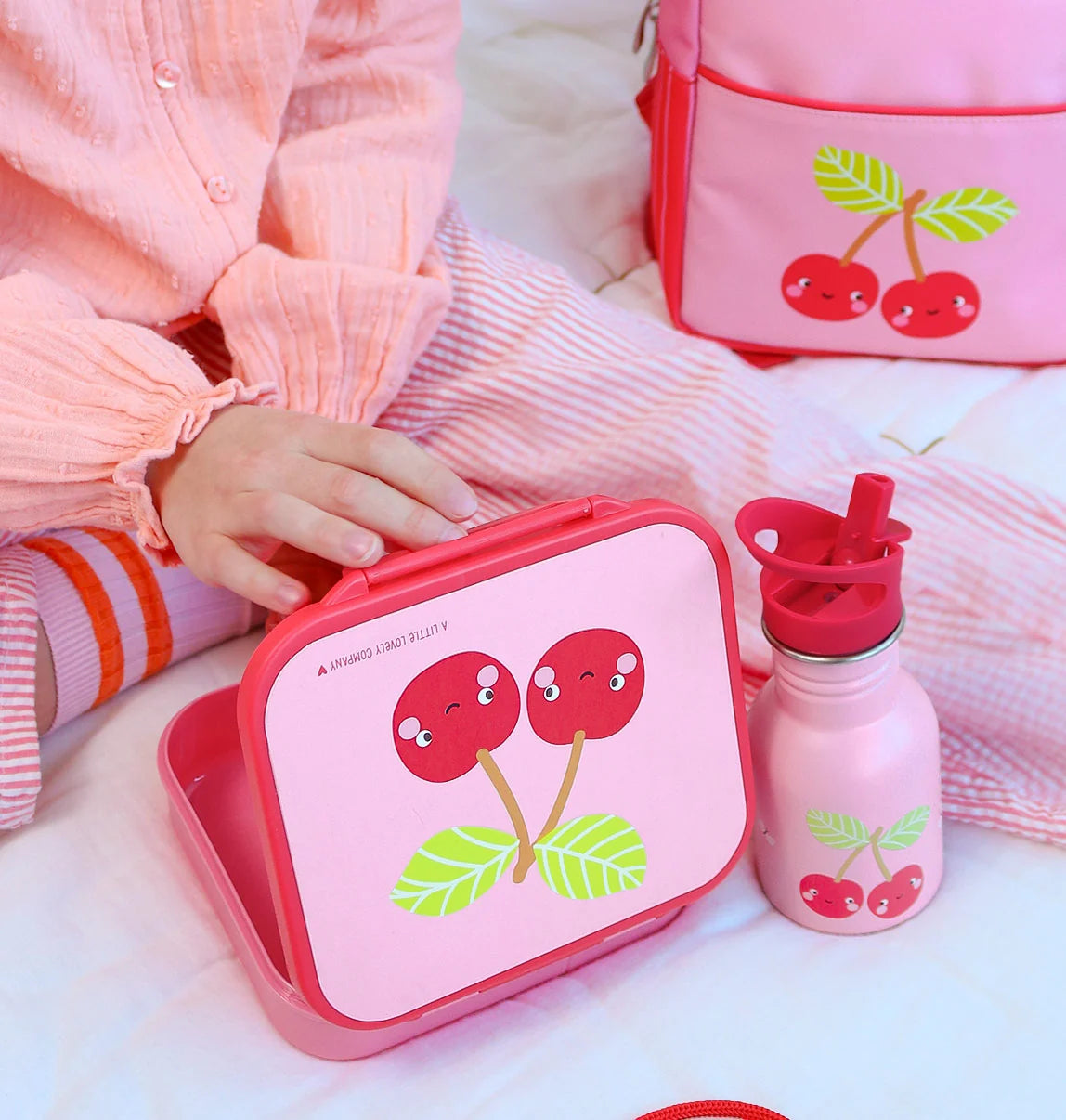 Kuti Ushqimi me 3 Ndarje Happy Cherries (900ml) – Pink