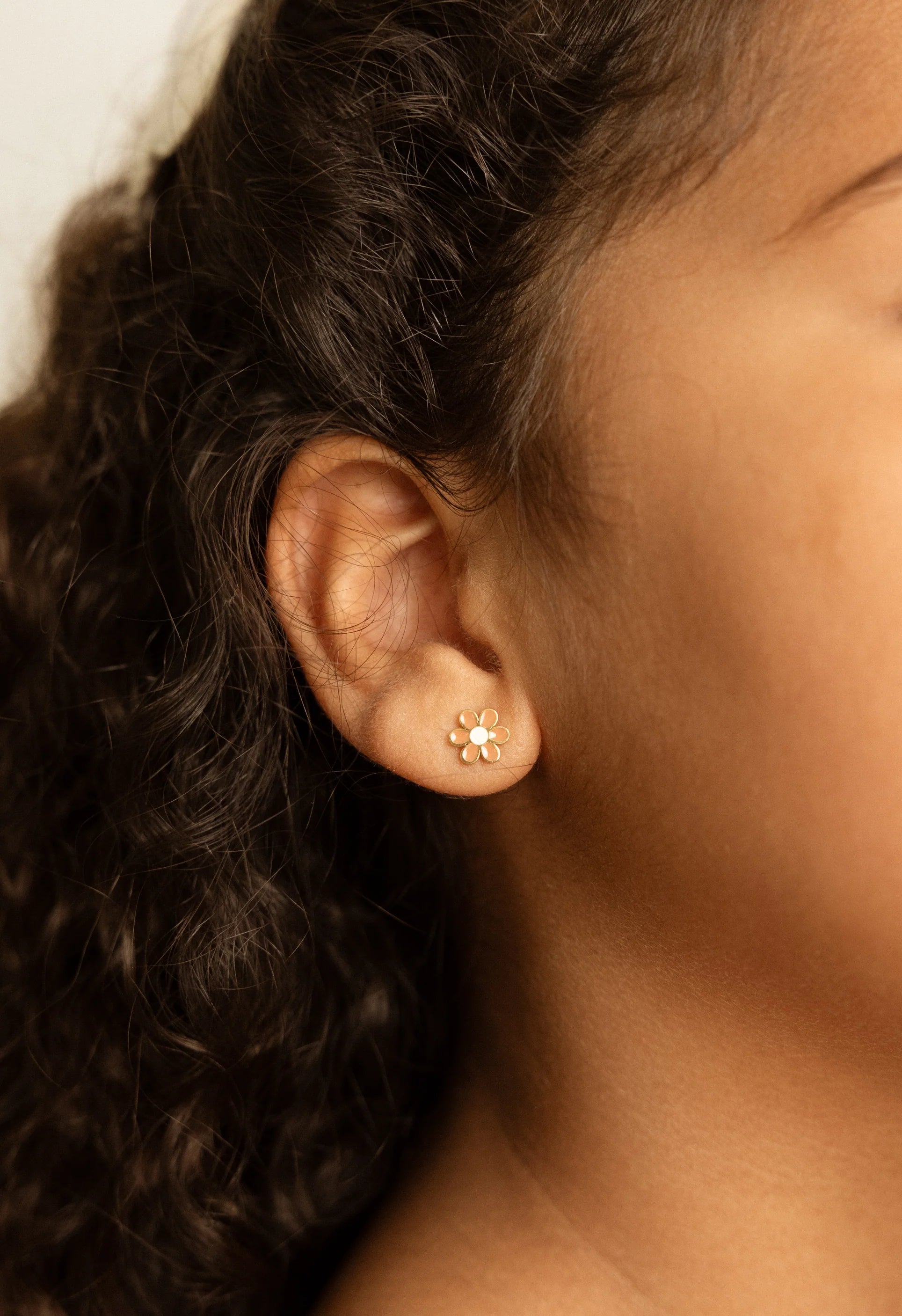 Vathë Me Lule Daisy Te Veshur Me Ar 18k