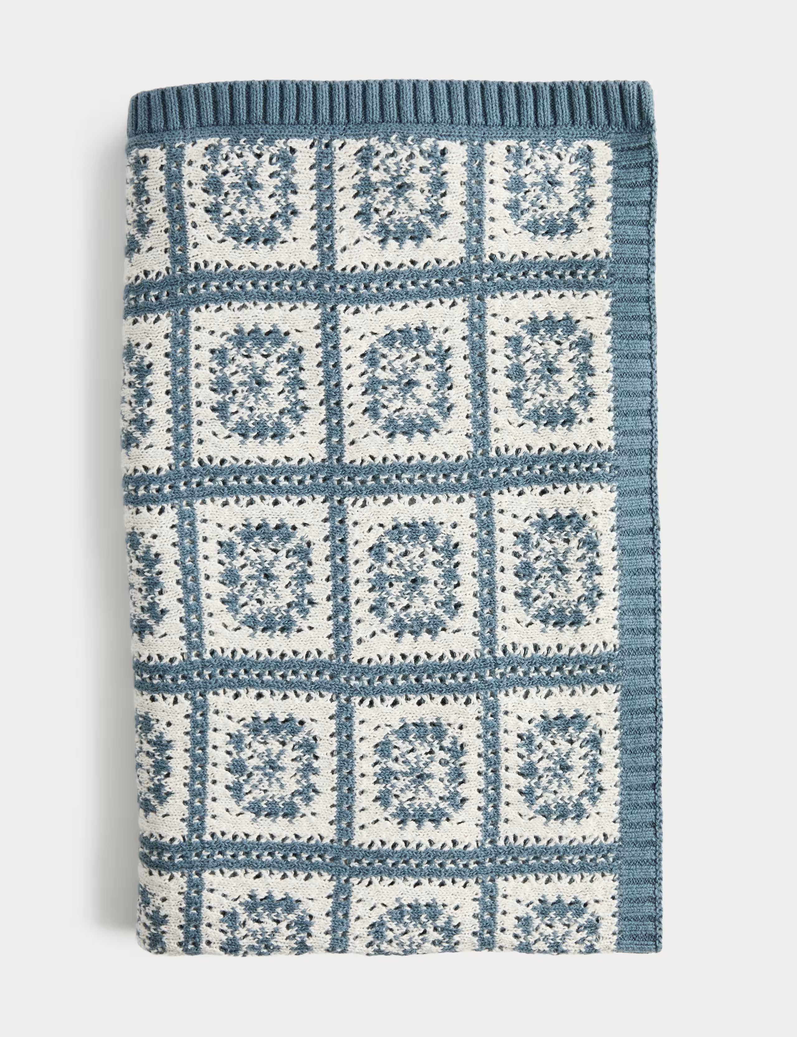Batanie me Thurje Crochet