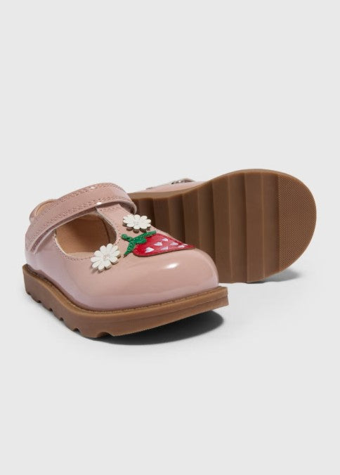 Kepuce - Roze me Luleshtrydhe dhe Lule