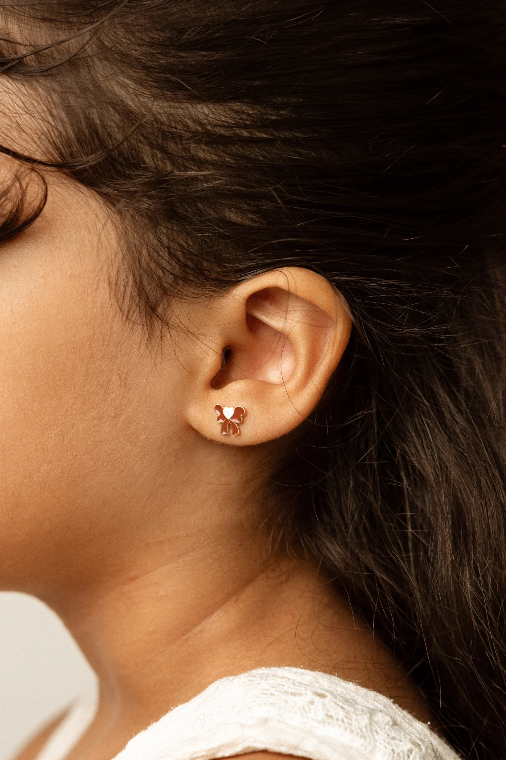 Vathë Me Fjongo Vishnje Te Veshur Me Ar 18k