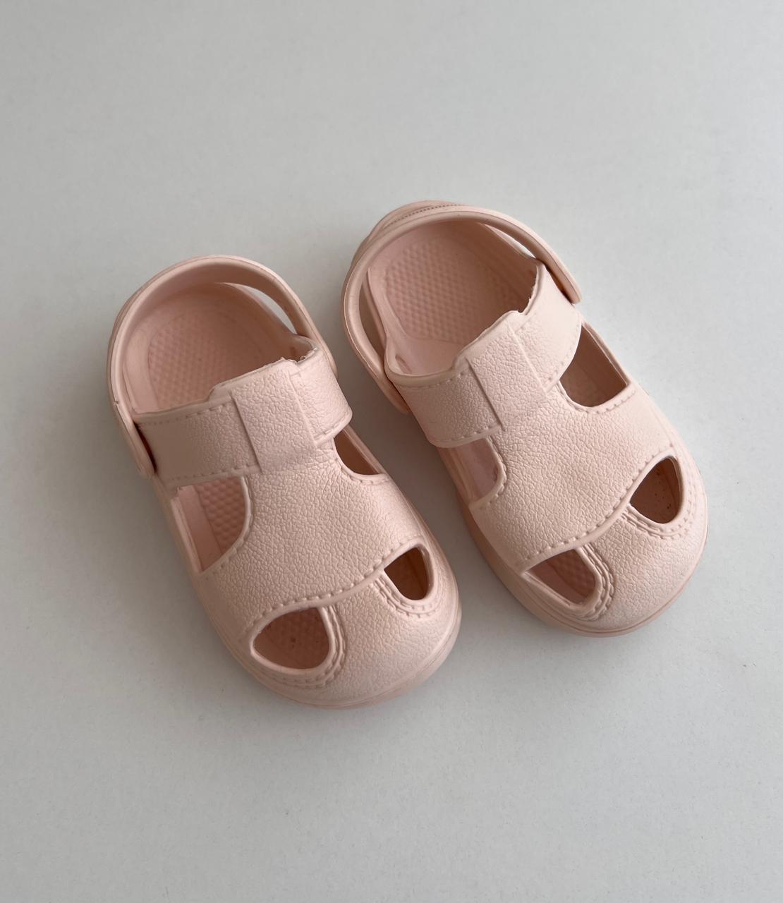 Sandale/Shapka Roze e Pluhurosur