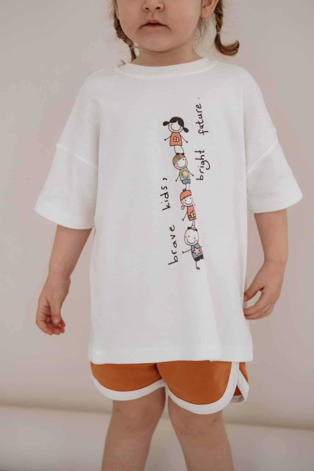 Bluze e Bardhe – Stil Oversize “KIDS, BRIGHT FUTURE”
