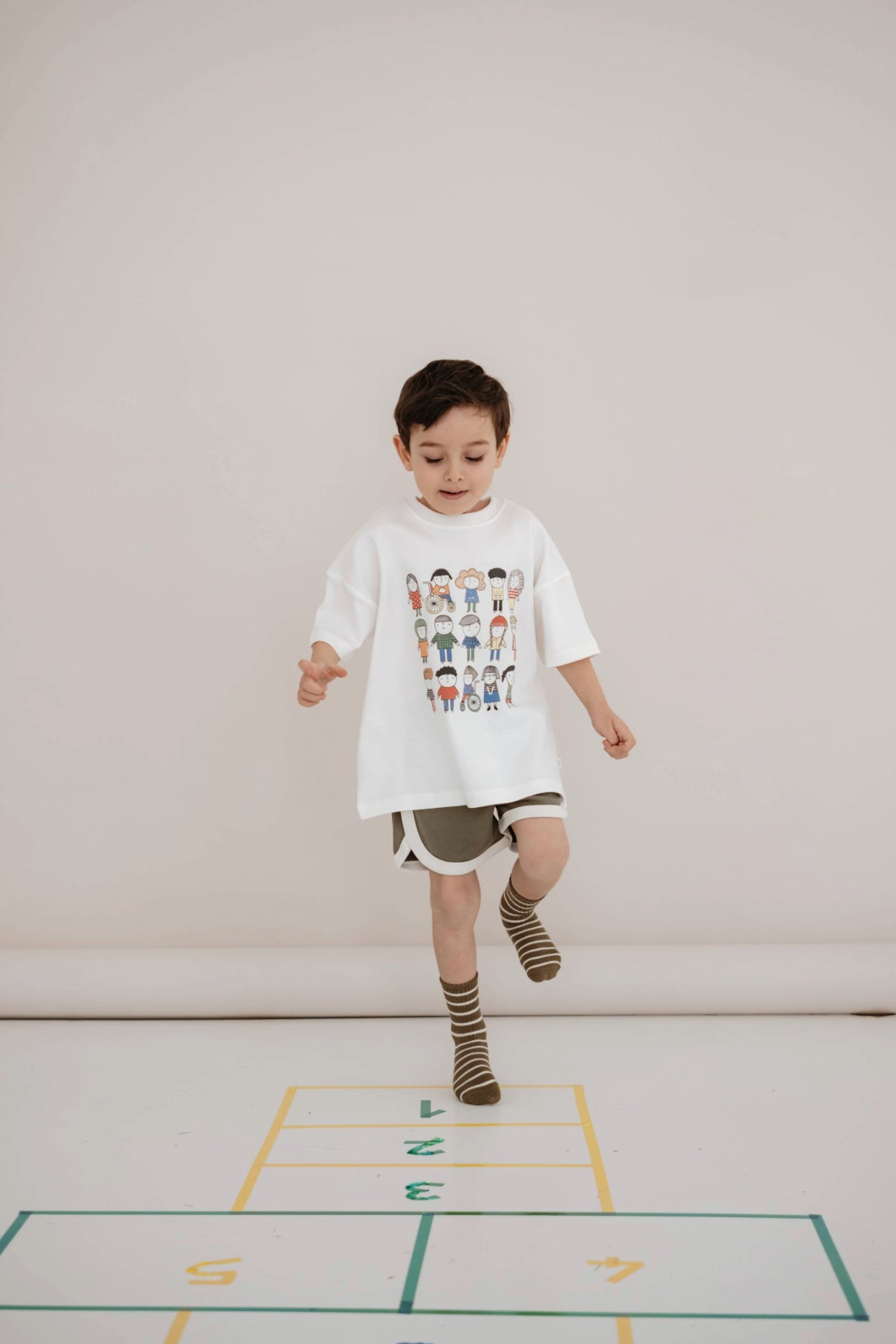 Bluze e Bardhe – Stil Oversize "Friends Together"
