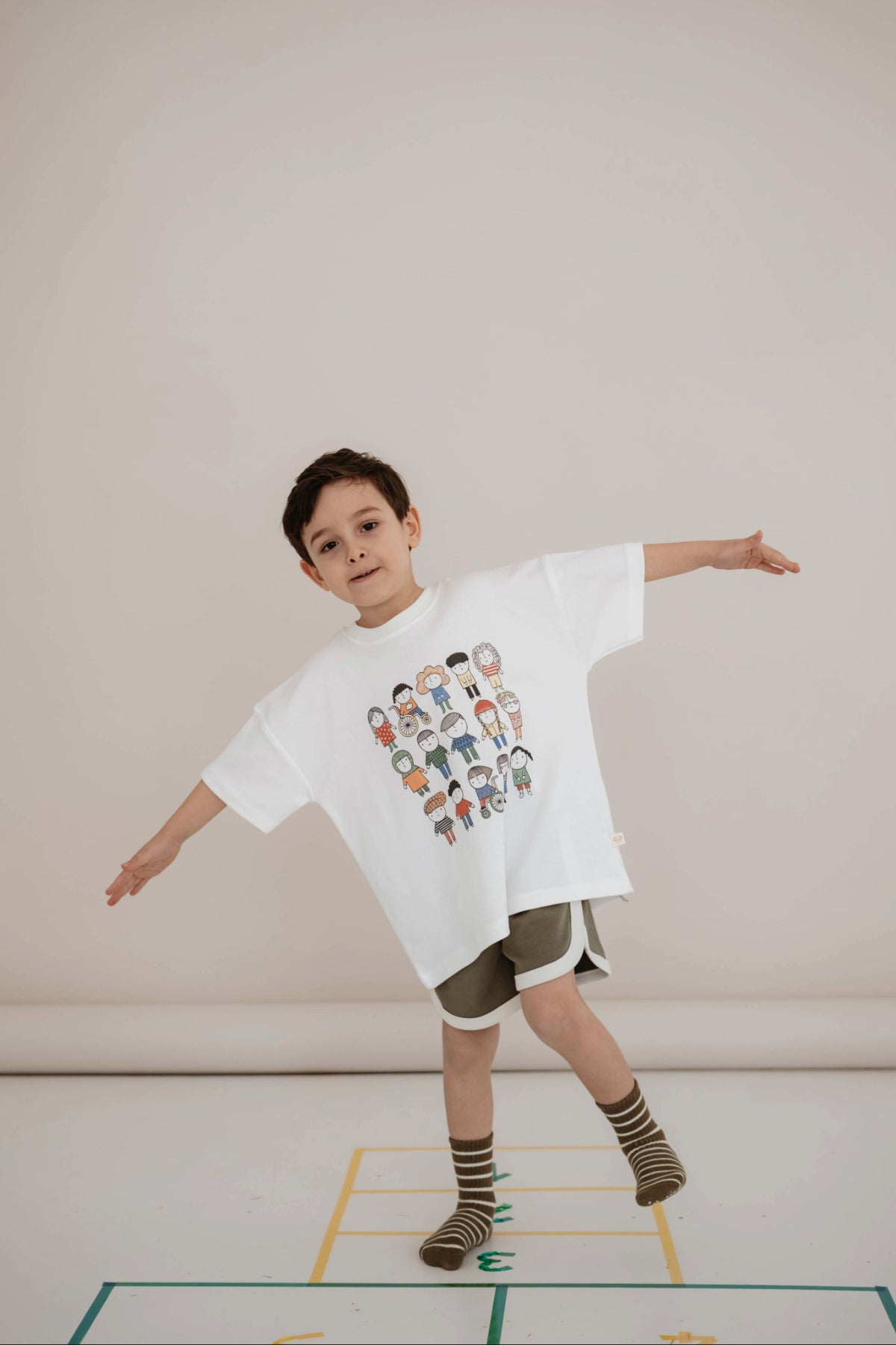 Bluze e Bardhe – Stil Oversize "Friends Together"