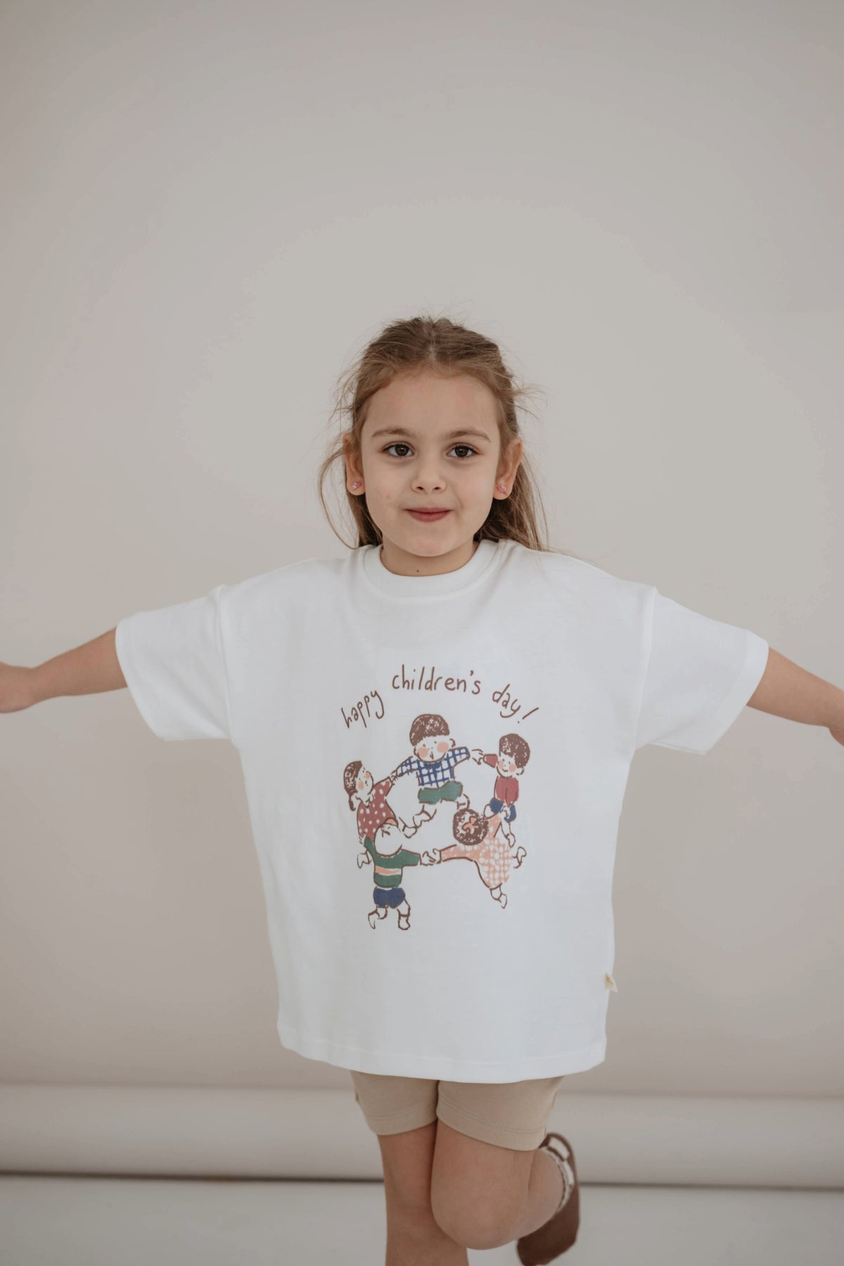 Bluze e Bardhe – Stil Oversize “HAPPY CHILDREN’S DAY”