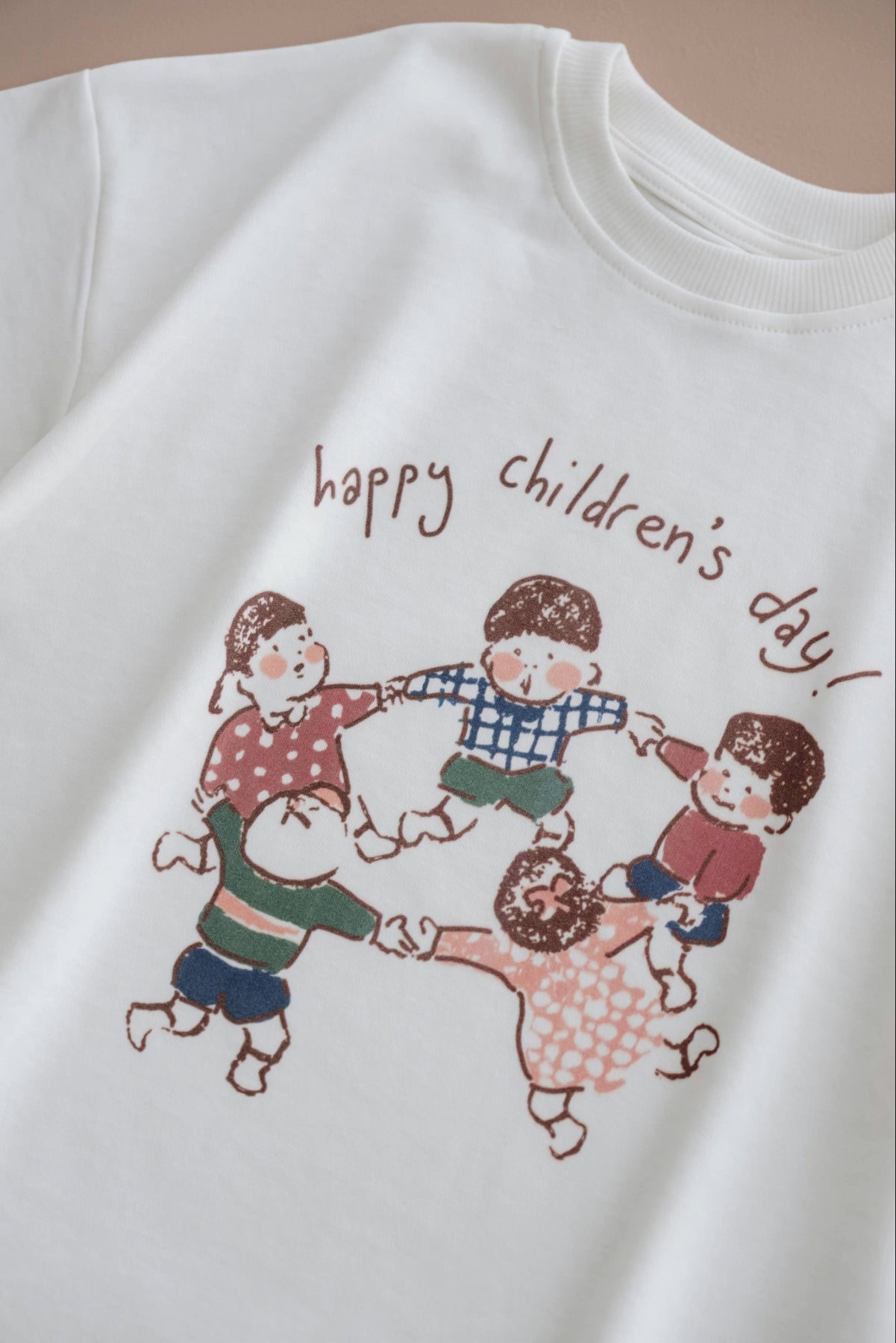 Bluze e Bardhe – Stil Oversize “HAPPY CHILDREN’S DAY”
