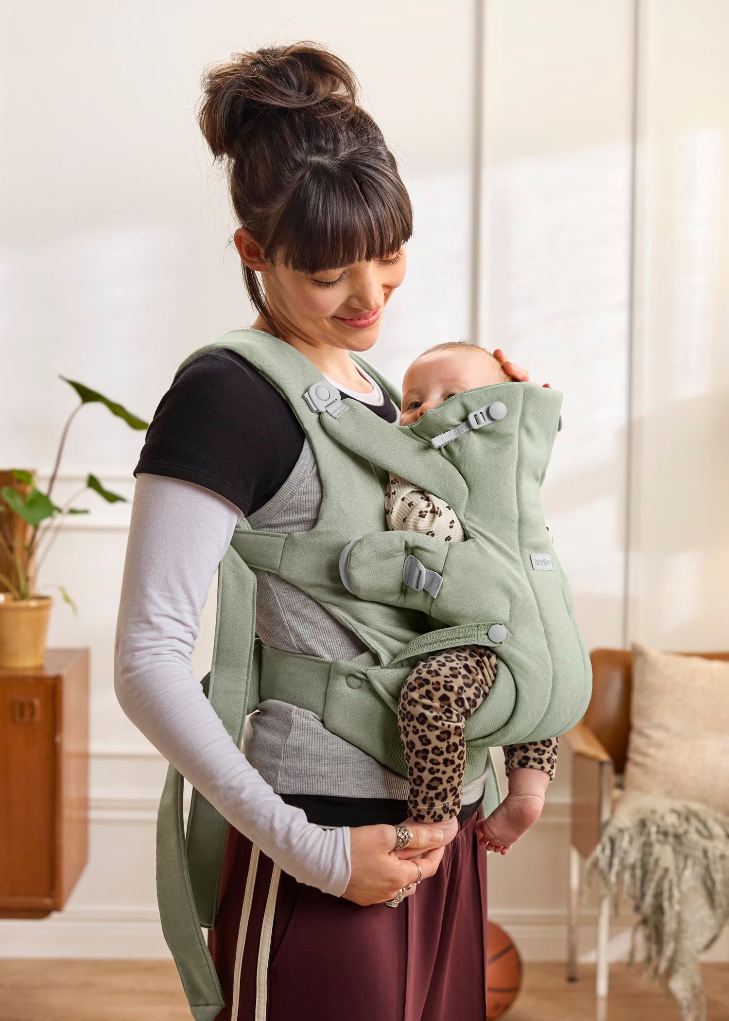 Baby Carrier Hold (Kangur) - Soft Brushed Woven - Light Green