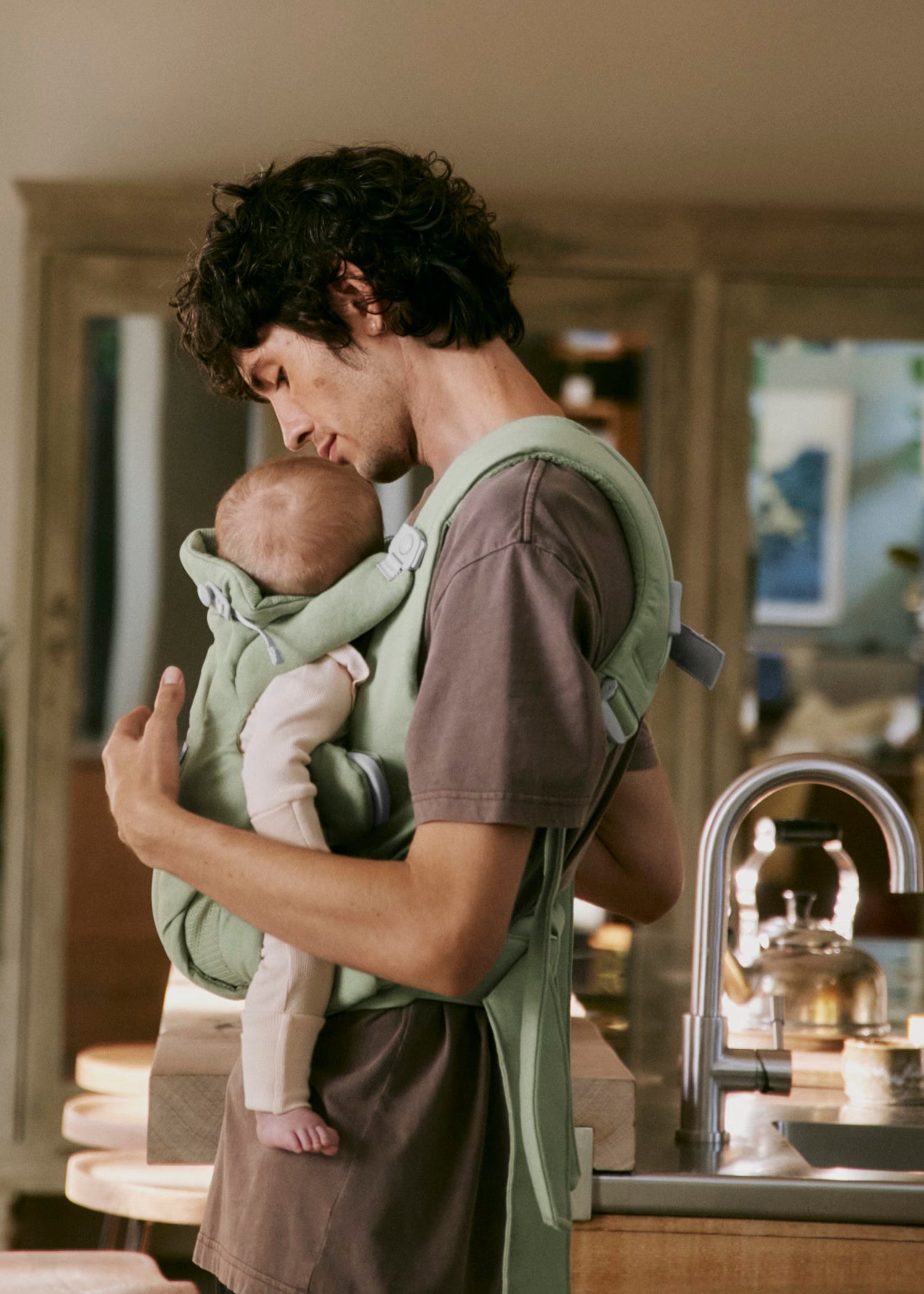 Baby Carrier Hold (Kangur) - Soft Brushed Woven - Light Green