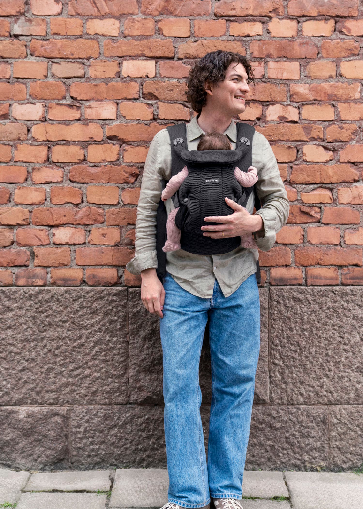 Baby Carrier Hold - Airy Mesh - Black