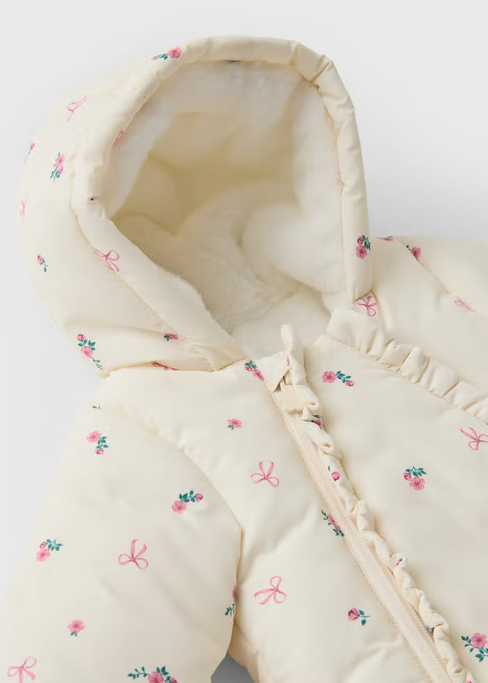 Snowsuit Krem me Lule dhe fjongo