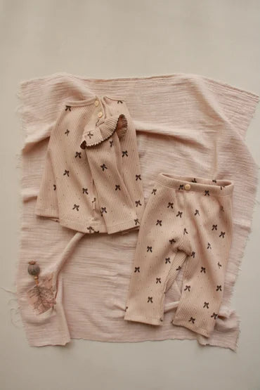 Kostum ribbed me fjongo - "Beige Bow"