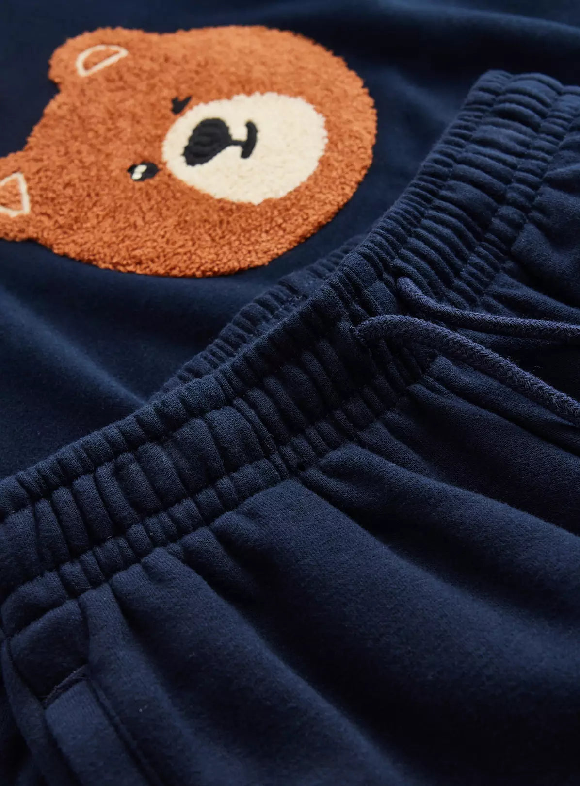 Kostum Dypjesesh Me Arush  – Blu E Erret (Navy)
