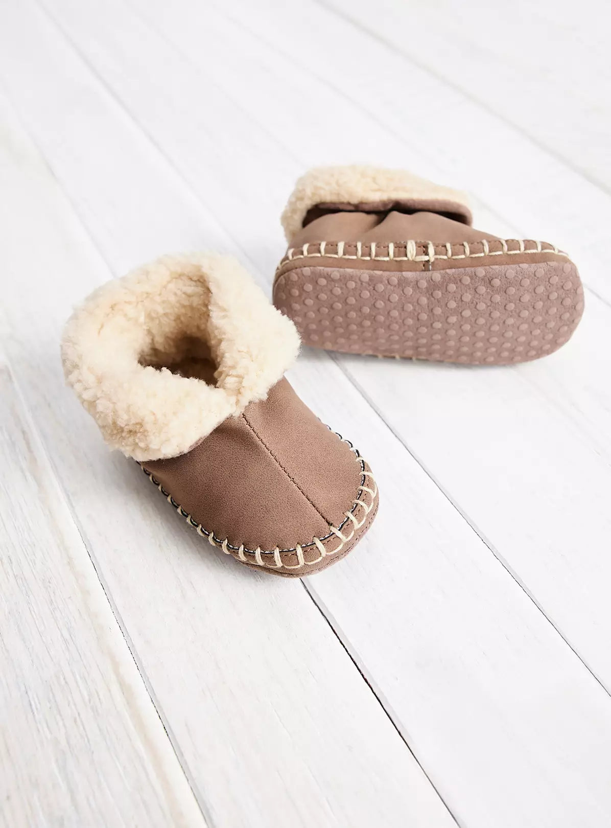 Pupa Pellushi prej Lekure Kamoshi (Faux Suede) – Kafe